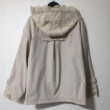 레이스 달린 베이지 후드 버튼 자켓