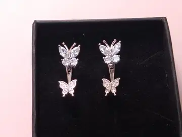새상품 흔들리는 나비 귀걸이 실버925
