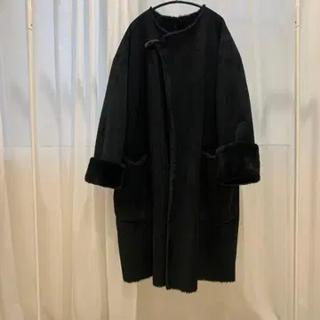 Plantation 페이크 무스탕 노카라 코트 리버서블 블랙