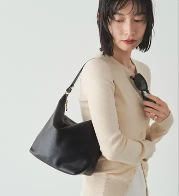 러셋 [ 천연 가죽/경량360g ] 소프트 가죽 심플 숄더백