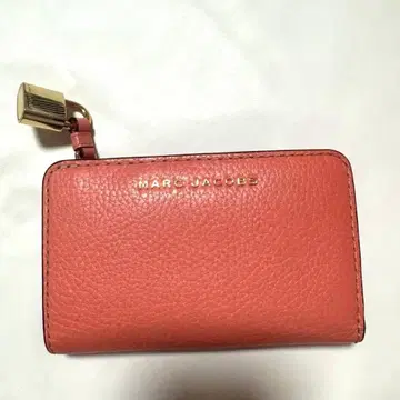 MARC JACOBS 핑크 이단 접이식 지갑