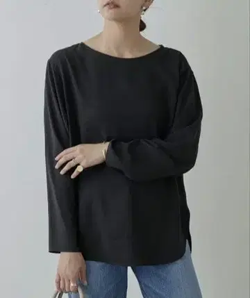 GALLARDAGALANTE 개럴개런트 라운드 블라우스 Tee