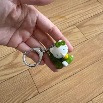 지역 한정 키티 와사비 키링