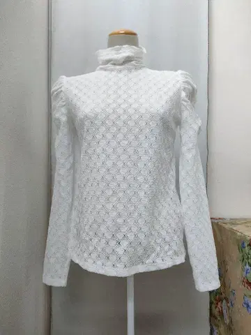 코엘 하이넥 블라우스 레이스 화이트