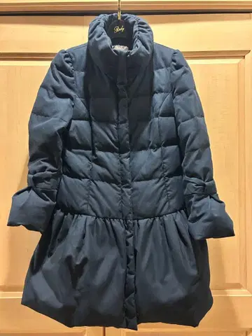 RUIRUE BOUTIQUE 네이비 플레어 실루엣 다운 자켓