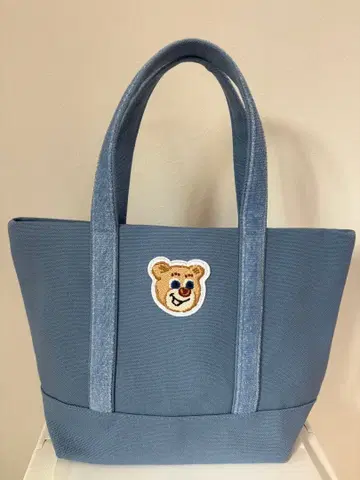 LOVERARY 곰 자수 토트백 블루