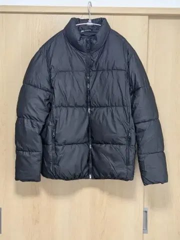 ZARA 블랙 다운 자켓 42
