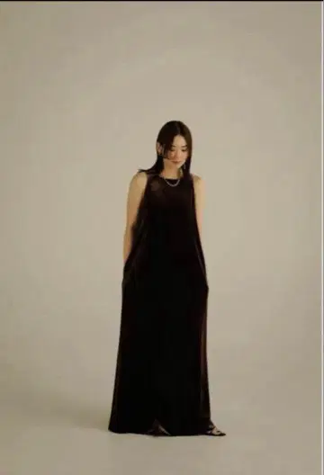 louren back open velour dress 로렌 벨로아