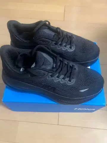 HOKA 블랙 스니커즈 UK 9.5