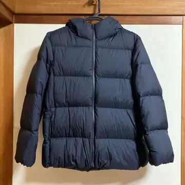UNIQLO 울트라 라이트 다운 코쿤 후드티 네이비 S