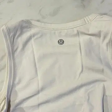 ( 당일 발송 가능 ) Lululemon 화이트 탱크탑 개더