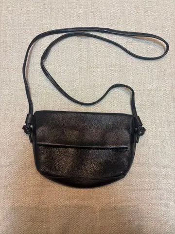 BEAMS LIGHTS 가죽 숄더백