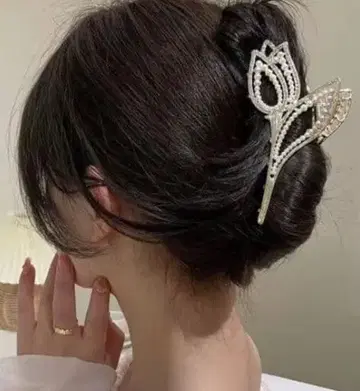 펄 튤립 모티브 바나나 클립 헤어 액세서리
