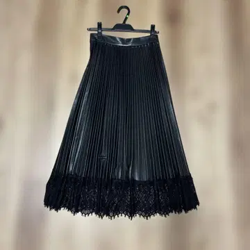 ZARA 블랙 플리츠 스커트 인조 가죽 스커트 레더 스커트 XS