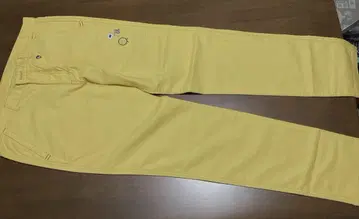 새상품 시나코바 팬츠 92 정가 29700 SINACOVA 겨자색