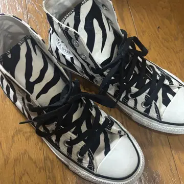 CONVERSE ALL STAR 제브라 패턴 하이컷 스니커즈