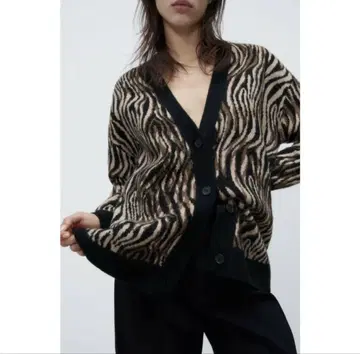 ZARA 제브라 패턴 V넥 니트 가디건 사이즈 M