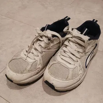 Puma 러닝화 화이트/네이비
