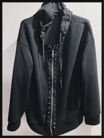 새상품 금장 장식 블랙 후드티 [ XL ]