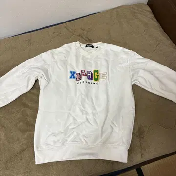 XLARGE 화이트 맨투맨 트레이닝복