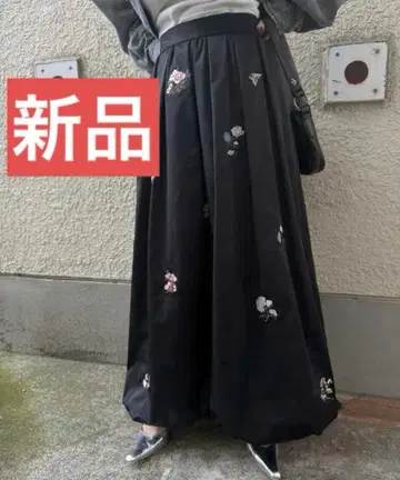 [ 새상품 ] EMBROIDERY BALLOON SKIRT