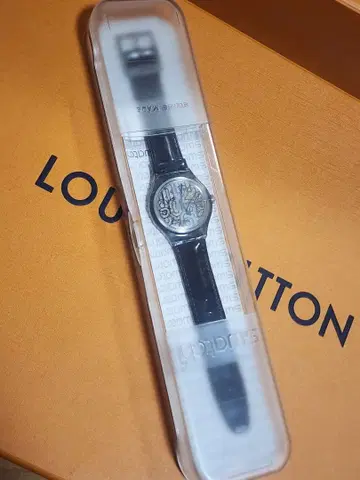 Swatch 자동 태엽 블랙 손목시계