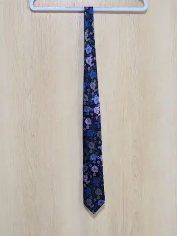 폴 스미스 꽃무늬 넥타이 네이비 계열