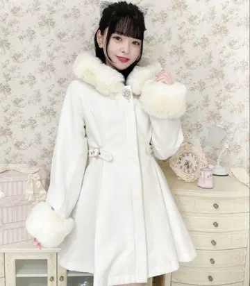 ROJITA 로지타 허리 하트 버클 후디 코트 화이트