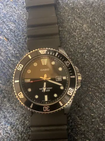 CASIO 200m 방수 손목시계 (쿼츠)