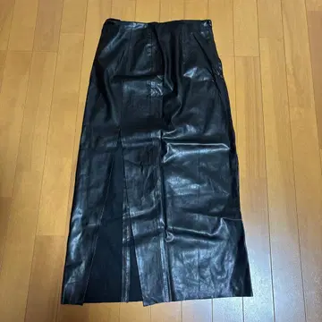 ZARA 블랙 가죽 스커트 XS