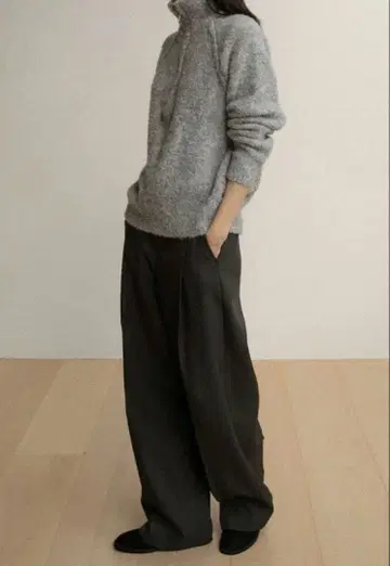 OHOTORO Forte Slacks (FW) 차콜 M 사이즈