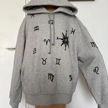 별자리 프린트 그레이 후드 부착 후드티