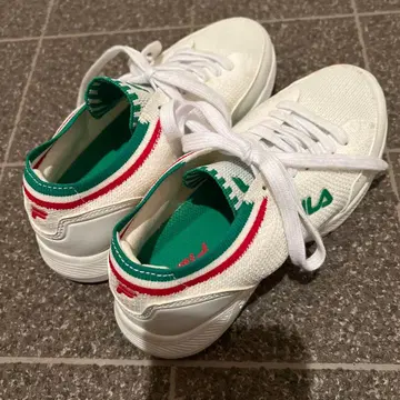 FILA 화이트 스니커즈 조깅 워킹 가벼운