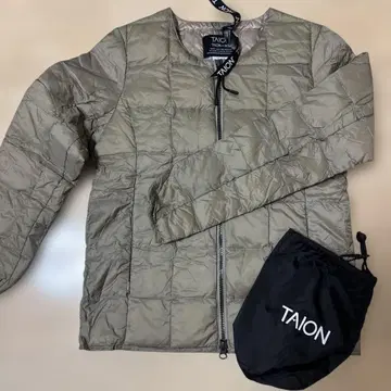 TAION 다운 자켓 S 올리브 그린 수납 봉투 포함