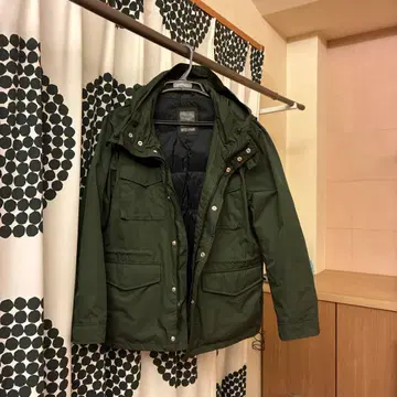 올리브 그린 후드 부착 자켓