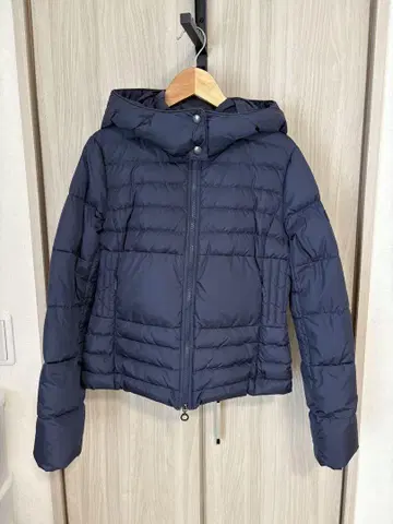 TATRAS 네이비 숏 다운 자켓 후드 탈부착 가능