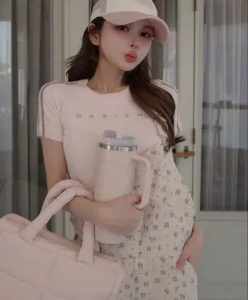미사용 새상품 Darich 다리치 라인 파일 니트탑 핑크