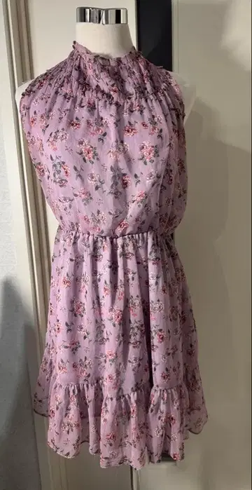 ZARA 꽃무늬 슬리브리스 원피스