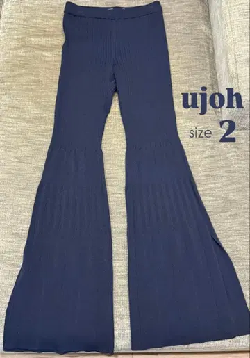 [새상품급] ujoh 우조 니트 플레어 팬츠 네이비 사이즈 2