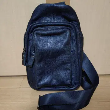 블랙 가죽 바디백