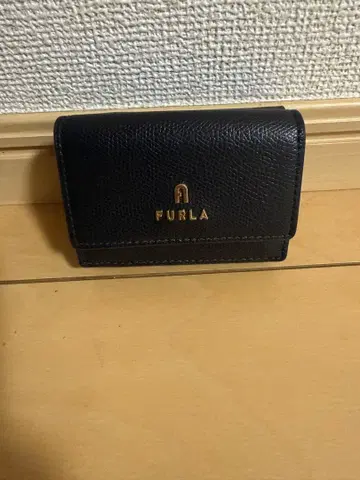 FURLA 블랙 가죽 3단 폴더형 지갑