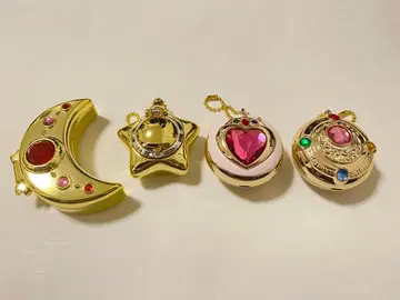 세일러문 미니어처 태블릿 3개와 가챠 1개