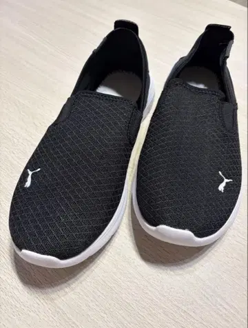 Puma 블랙 슬립온 27cm