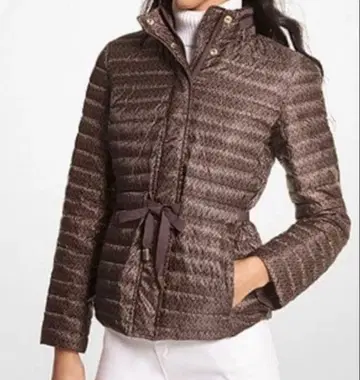 MICHAEL KORS 올 로고 무늬 다운 자켓 S 사이즈