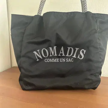 NOMADIS 블랙 토트백
