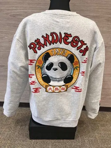 팬디에스타 재팬 리얼 털 모양 팬더 맨투맨 XL 사이즈 오토밀