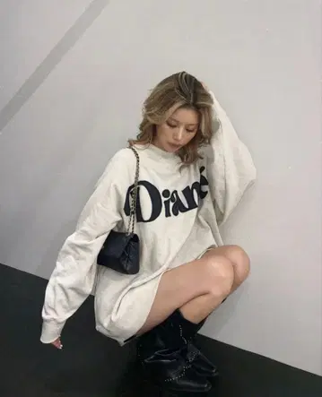 DIANTE FANCY LOGO OVER SWEAT TOPS