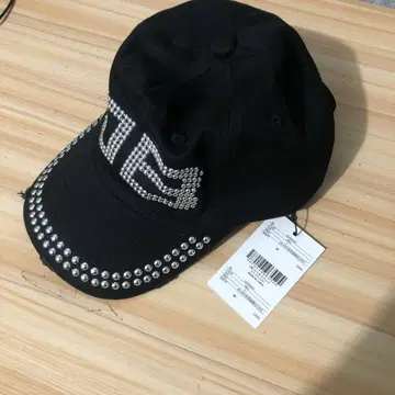 BEEDEN STUDS DAMAGE CAP BLACK