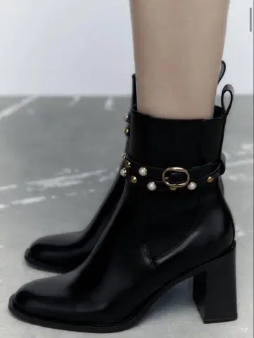 Zara 모조 진주 디테일 블록 힐 앵클부츠