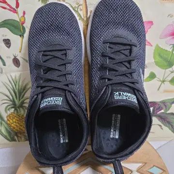 SKECHERS GOwalk 블랙 스니커즈